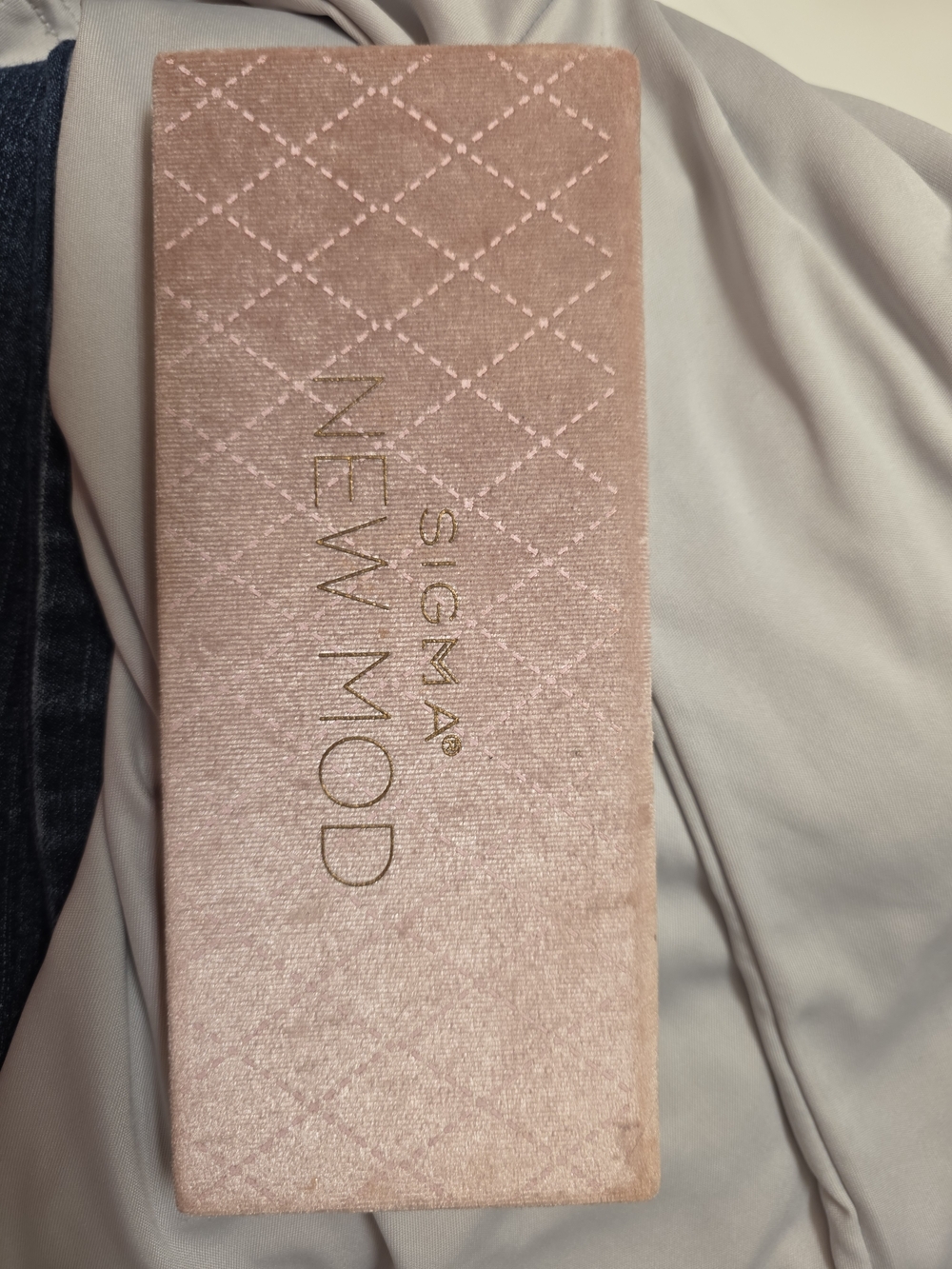 Sigma Beauty New Mod Velvet Pink Eyeshadow Palette Case